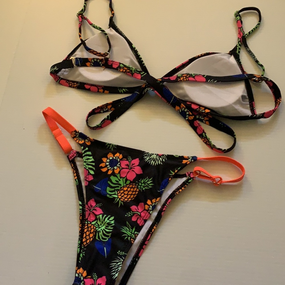 bikini ๐๐ - Picture 4 of 4